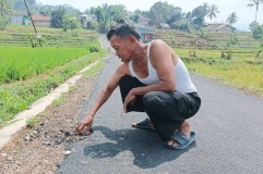Viral, Jalan Aspal Baru di Cireunghas Sukabumi Terkelupas, Pihak Kecamatan Beri Respons Begini