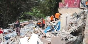 Berdiri di Bantaran Sungai Cipelang Sukabumi, Rumah 2 Lantai Ambruk dan Rata dengan Tanah