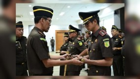 Lantik Kajari Kota Tasikmalaya, Kabupaten Bekasi, dan Cimahi, Kajati Jabar: “Jaga Integritas Personel”