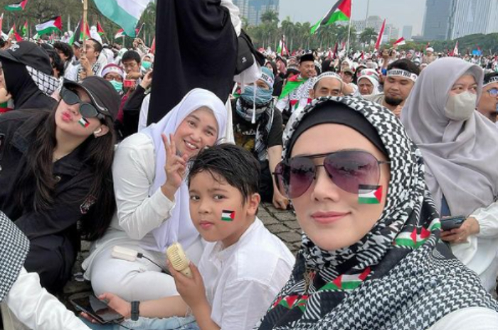 Deretan Publik Figur yang Ikut Aksi Bela Palestina di Monas, Keluarga Ahmad Dhani Turun Ke Lapangan!