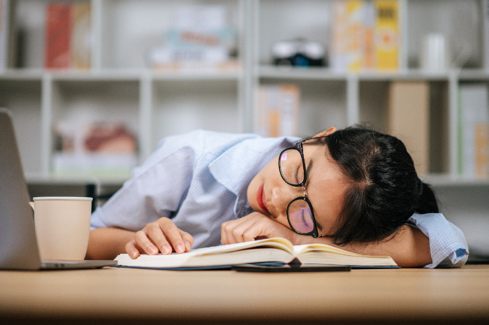 Sering Alami Ngantuk Saat Bekerja? Simak 5 Manfaat Tidur Siang yang Perlu Anda Ketahui, Dijamin Jadi Produktif