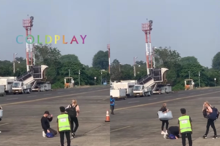 Bukan Soal Aksi Panggung, Chris Martin Jadi Sorotan Karena Sujud di Landasan Pacu