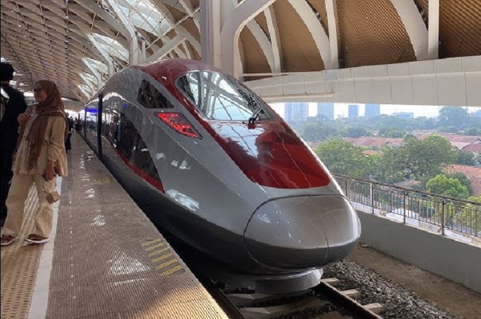 Pemerintah Berencana Bangun Stasiun KCJB di Kopo, Pengamat Transportasi: Grasah-Grusuh!