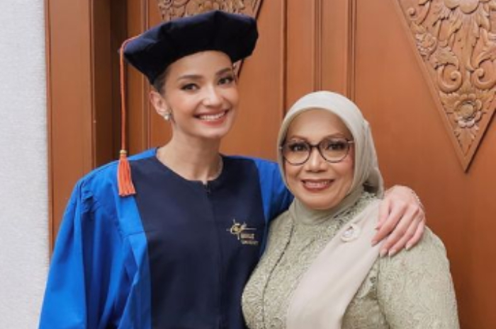 Enzy Storia Ungkap Dirinya Tepati Janji ke Ibu untuk Jadi Sarjana, Begini Ungkapnya