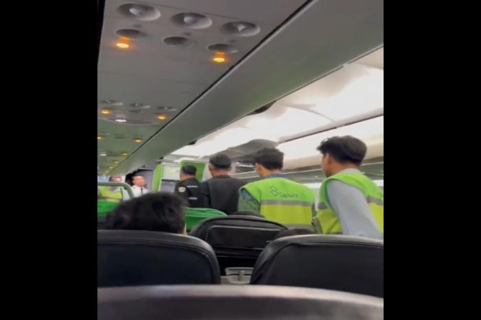 Seorang Pria Kedapatan Merokok di Dalam Pesawat Maskapai Penerbangan Citilink, Warganet: Malu-maluin!