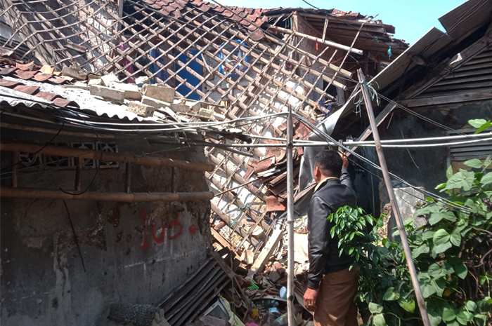 Rumah di Parungkuda Sukabumi Roboh Akibat Kebocoran Gas, 11 Orang Mengungsi