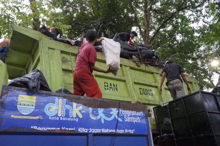Ema Sumarna Targetkan Masa Darurat Sampah di Kota Bandung Berakhir Desember 2023