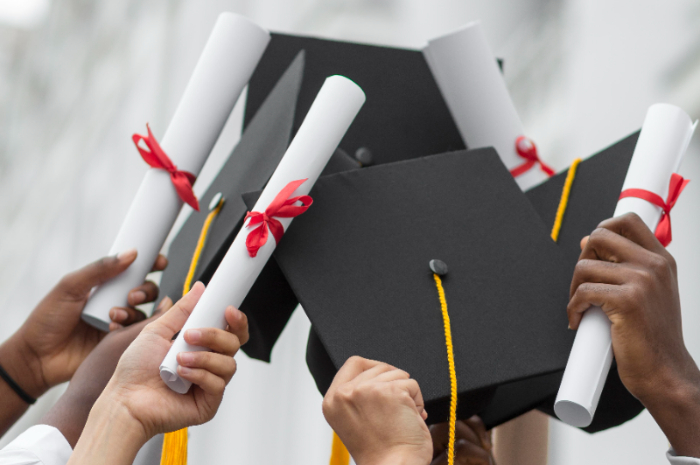 Seorang Perempuan asal NTT Pura-Pura Wisuda Padahal Tak Pernah Kuliah, Emang Boleh?