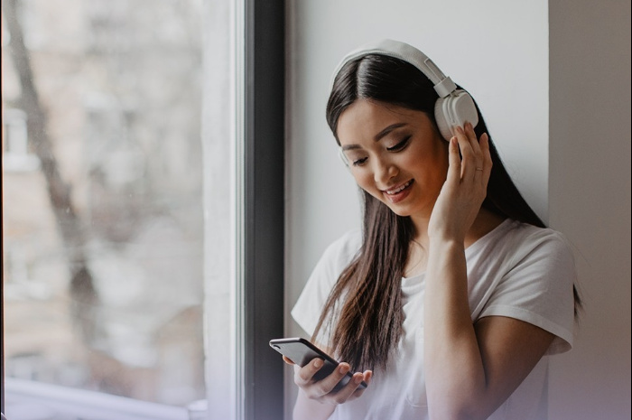 4 Manfaat Mendengarkan Musik Santai yang Berguna Untuk Kesehatan Berikut Linknya