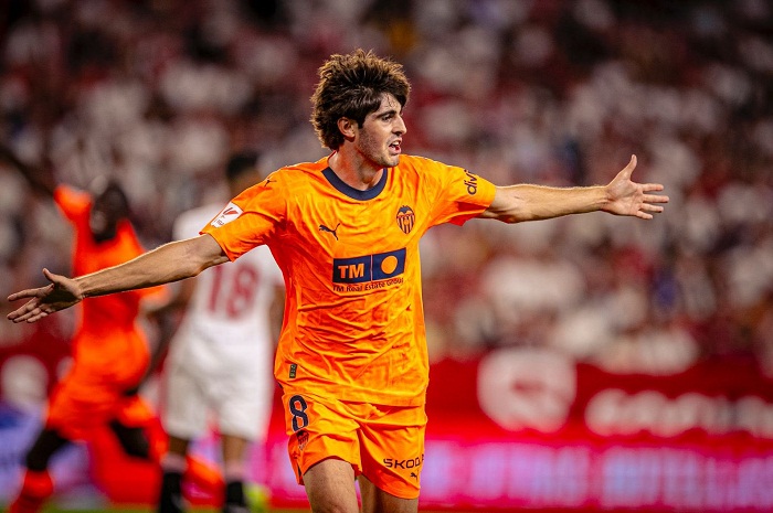 Valencia Relakan Kepergian Javi Guerra ke Old Trafford, Berapa Maharnya?