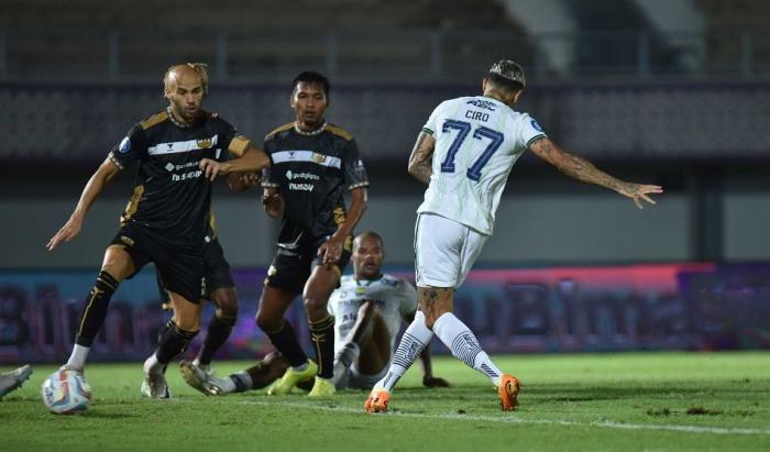 Ciro Alves Cetak Hattrick, Persib Bandung Cukur Habis Dewa United!