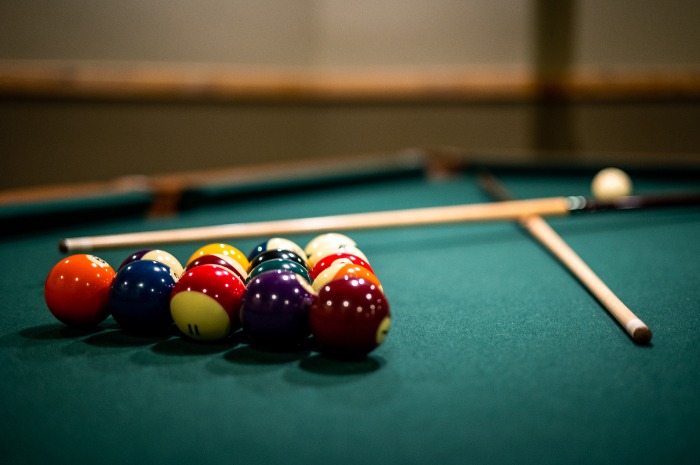 Billiard Cuma Identik dengan Hiburan Malam? Ternyata Ada Manfaat bagi Pemainnya!