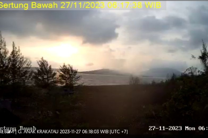 Dua Bulan Senyap, Gunung Anak Krakatau Kembali Erupsi Sebanyak Empat Kali, Kini Berstatus Siaga