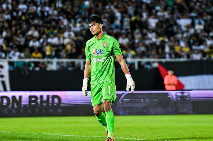 Debutnya Sempat Dikritik, Kiper Persib Kevin Ray Mendoza Clean Sheet Saat Lawan Bali United