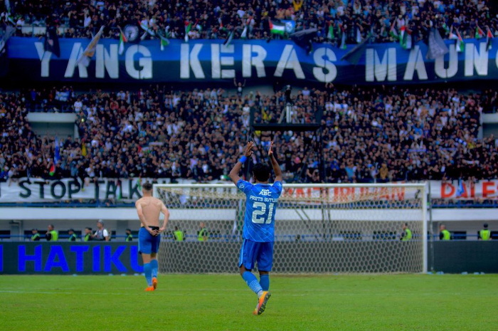 Setelah Lima Tahun Berseragam Persib Bandung, Frets Butuan Resmi Mengundurkan Diri