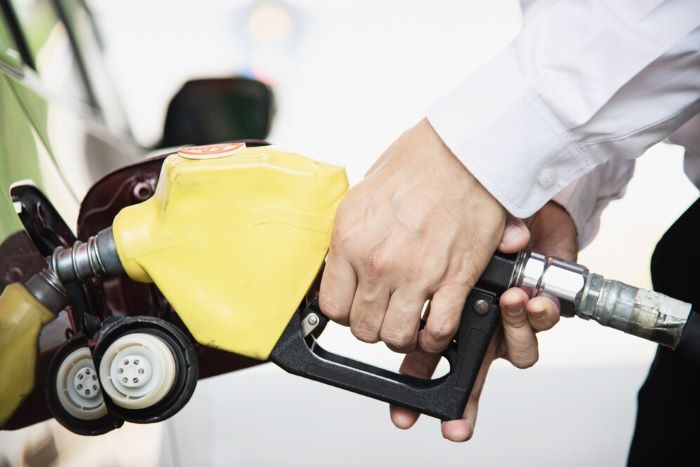 Ini Dampak Negatif Mencampur Jenis BBM Pada Motor dan Mobil, Bisa Sebabkan Performa Mesin Menurun?