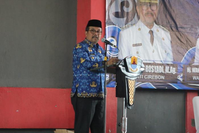 Semringah! 412 Kuwu Dapat Sepeda Motor Operasional dari Bupati Cirebon