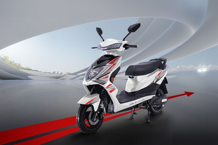 Budget Terbatas Tak Masalah! 200 Ribuan per Bulan Sudah Bisa Bawa Pulang Motor Listrik KOOL Chakra 