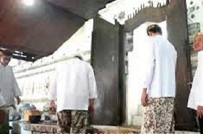 Dukung Ganjar-Mahfud MD, Yenny Wahid Ziarahi Makam Sunan Gunung Jati