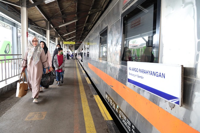 Nyamankan Perjalanan Nataru 2023-2024, PT KAI Siapkan Ratusan Rangkaian Kereta