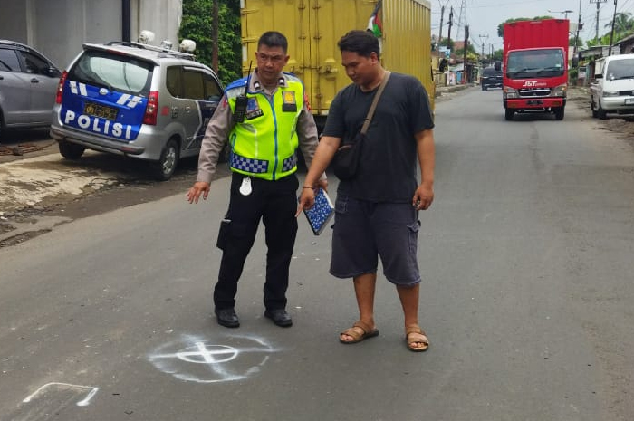 Tabrakan Motor vs Truk Tronton di Lembursitu Sukabumi, Pemotor Tewas