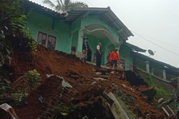 Efek Gempa Bogor: Ratusan Unit Rumah Rusak, Sebagian di Sukabum