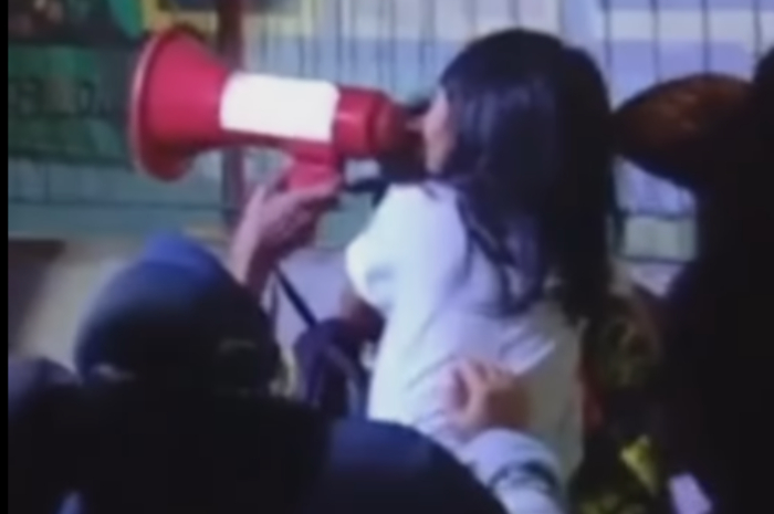 Viral! Seorang Anak Perempuan Membujuk Ayahnya yang Hendak Bunuh Diri di Kabupaten Bandung