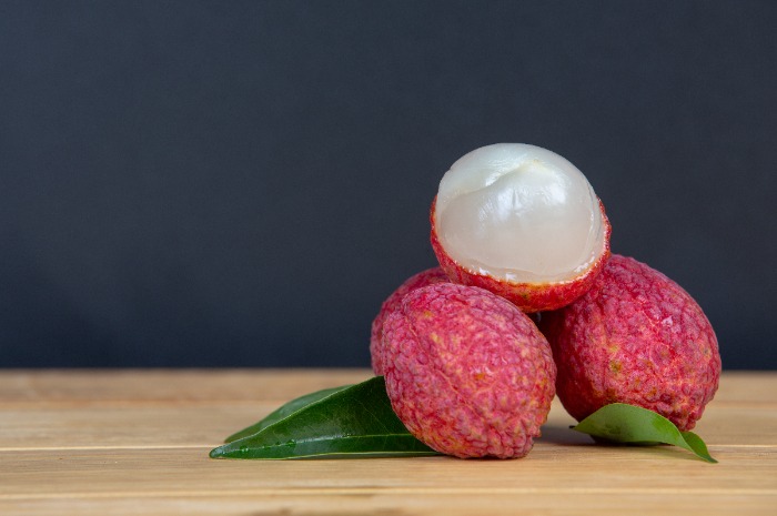 5 Khasiat Buah Leci, Si Merah yang Punya Kandungan Vitamin dan Antioksidan