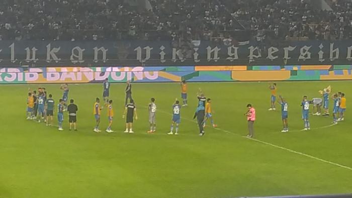 Bobotoh Kedapatan Hadir di Laga Tandang Persib, Manajemen Akan Beri Sanksi Tegas