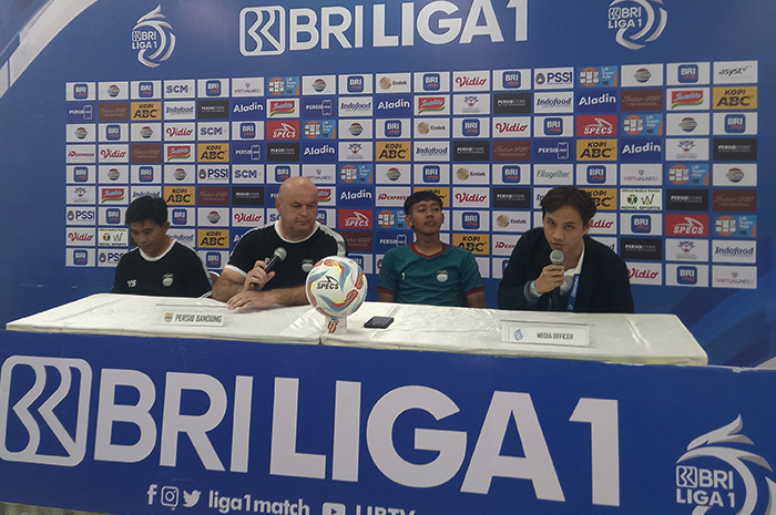 Bojan Hodak Sebut Lini Tengah jadi Penyebab Kekalahan Persib Atas Persik Kediri