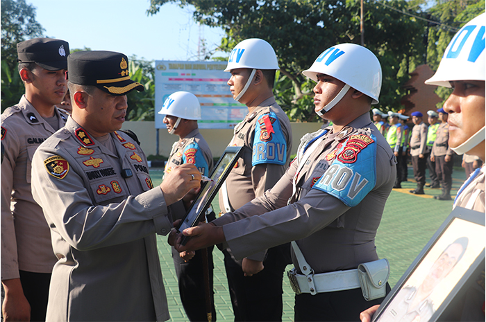 3 Polisi Polres Sukabumi Dipecat, 7 Anggota Dapat Penghargaan