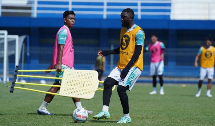 Masa Pinjaman Berakhir, Levy Madinda Resmi Tinggalkan Persib Bandung