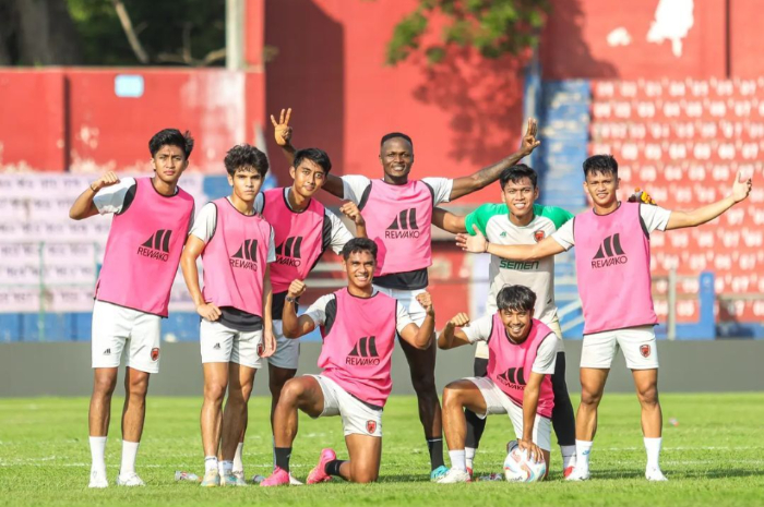 Prediksi Susunan Pemain Persik Kediri vs PSM Makassar: Dua Bek Macan Putih Absen, Peluang Emas Bagi Juku Eja