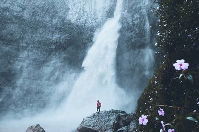 Nikmati Keindahan Alam di Curug Cimarinjung, Berikut Harga dan Lokasi Tempat Wisata Sukabumi
