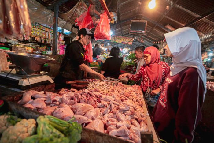 Jelang Nataru 2024, Harga Sejumlah Bahan Pokok di Pasar Tradisional Bandung Jadi Mahal