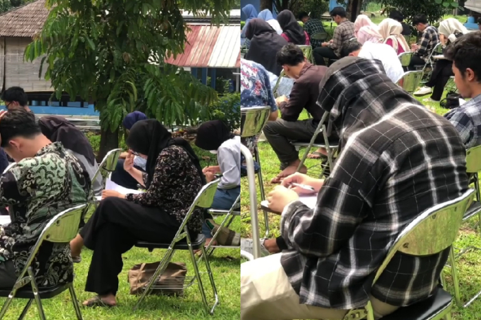 Mahasiswa IPB Ujian Praktik di Luar Ruangan, Warganet: Universitas Terbuka