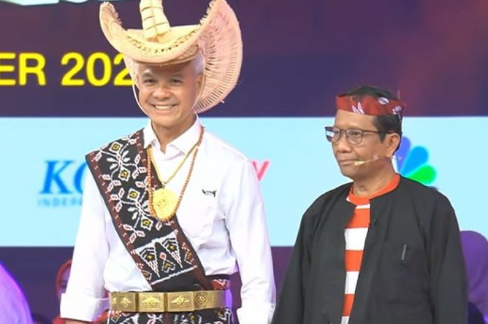 Masuki Arena Debat Cawapres 2024, Ganjar Pranowo dan Mahfud MD Tampil Nyentrik