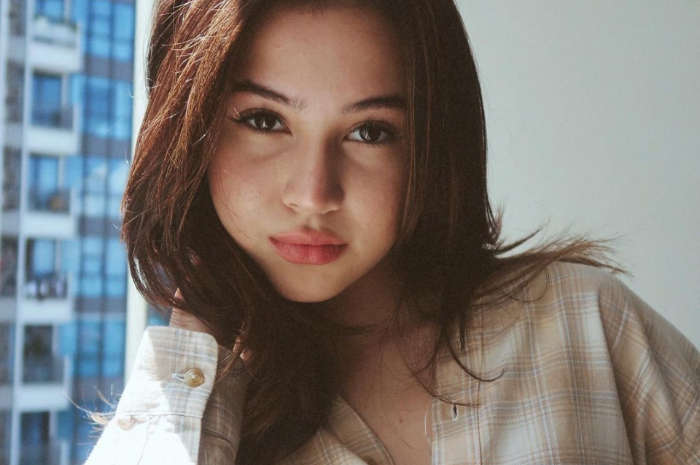 Gaya Pacarannya Disinggung Sang Ibu, Sandrinna Michelle: Ini Hanya Kesalahpahaman