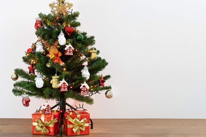 Tips Menghias Pohon Natal Agar Terlihat Cantik dan Indah