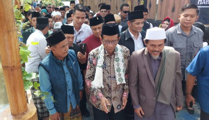 Mahfud MD Silaturahmi dengan Ulama Sukabumi, Tegaskan Bukan Kampanye