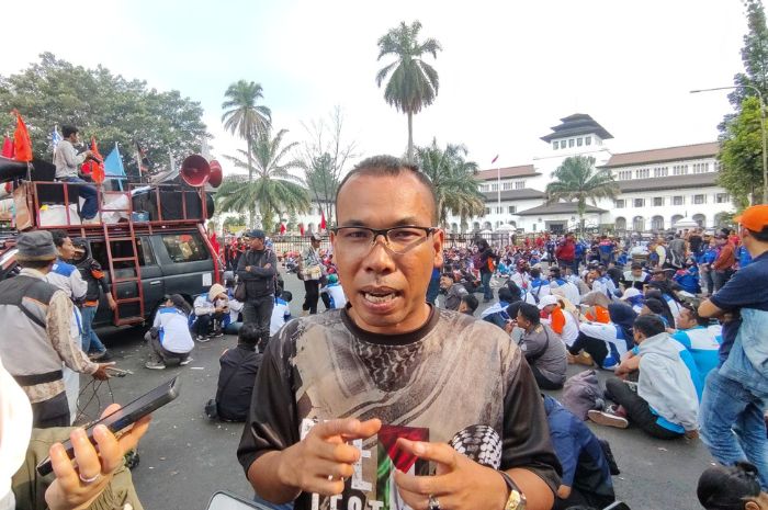 Jika Tak Terbitkan Pergub Upah Pekerja, Buruh Minta Pencopotan Bey dari Jabatan Pj Gubernur Jabar