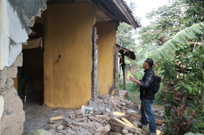 Dampak Gempa Pangandaran, Tembok Rumah di Nyalindung Sukabumi Ambruk