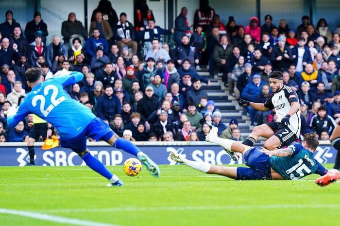 Fulham Comeback, Arsenal Keok Lagi