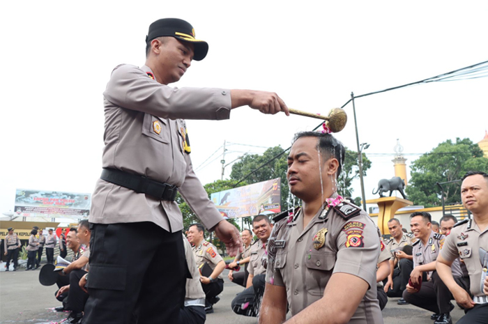 Puluhan Anggota Polres Sukabumi Kota Naik Pangkat, Kapolres: Bukan untuk Gagah-gagahan!