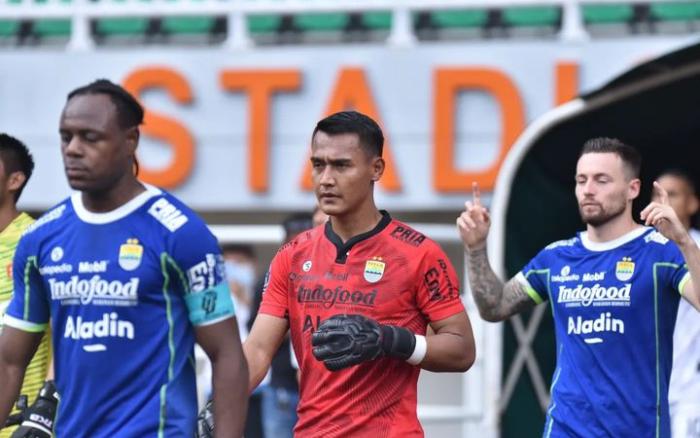 Lama Tak Terdengar, Ini Kabar Terbaru Kiper Persib Bandung Reky Rahayu