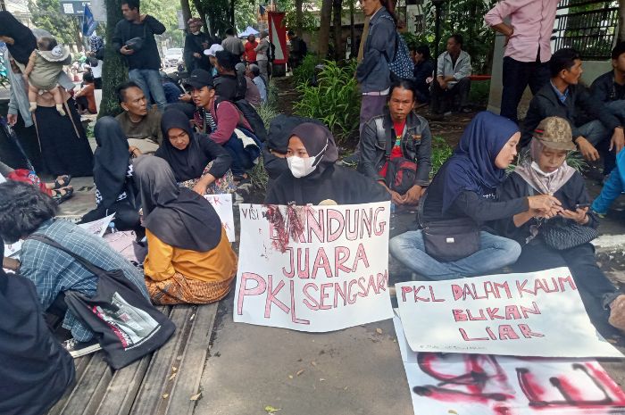 DPRD Kota Bandung Segera Keluarkan Nota Komisi untuk Pecahkan Masalah PKL Dalam Kaum