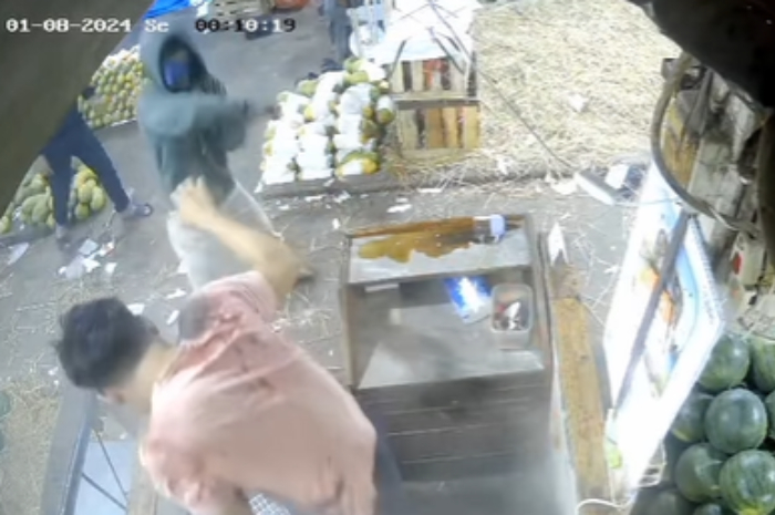 Heboh! Pedagang Buah di Pasar Kramat Jati Jaktim Tewas, Dugaan Terkena Air Keras dan Bacok Sajam
