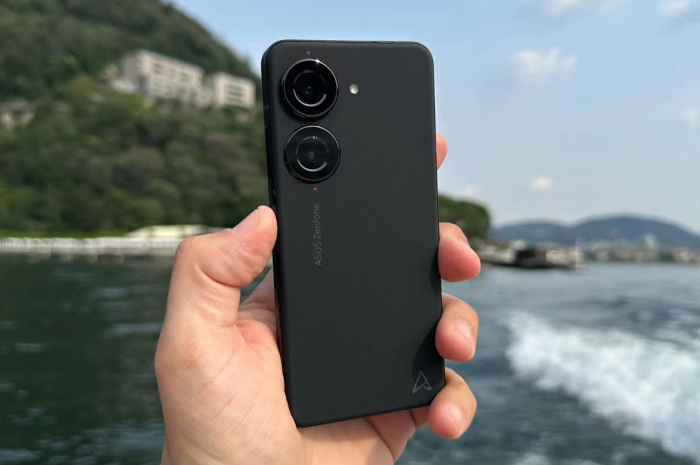 Canggih Banget! HP Asus Zenfone 10 Bawa Chipset Snapdragon 8 Gen 2 dan RAM Luas, Intip Harganya Disini