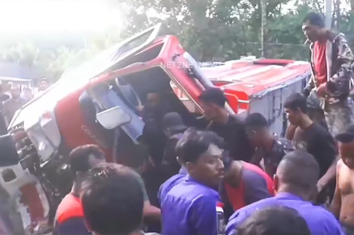 Naas, Niat Memadamkan Kebakaran, Mobil Damkar Terbalik dan Ringsek, Petugas Terjepit Kabupaten Asahan, Sumut