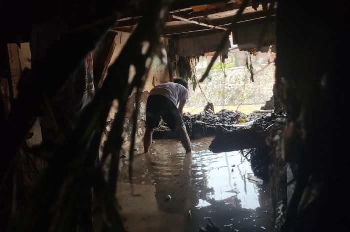 Ratusan Warga Braga Bandung Terdampak Banjir, Bey Machmudin Pastikan Perbaikan Tanggul Jebol Selesai Hari Ini
